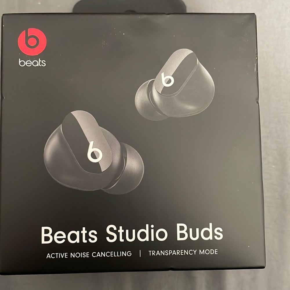 Black pair of Beats/SOLD
